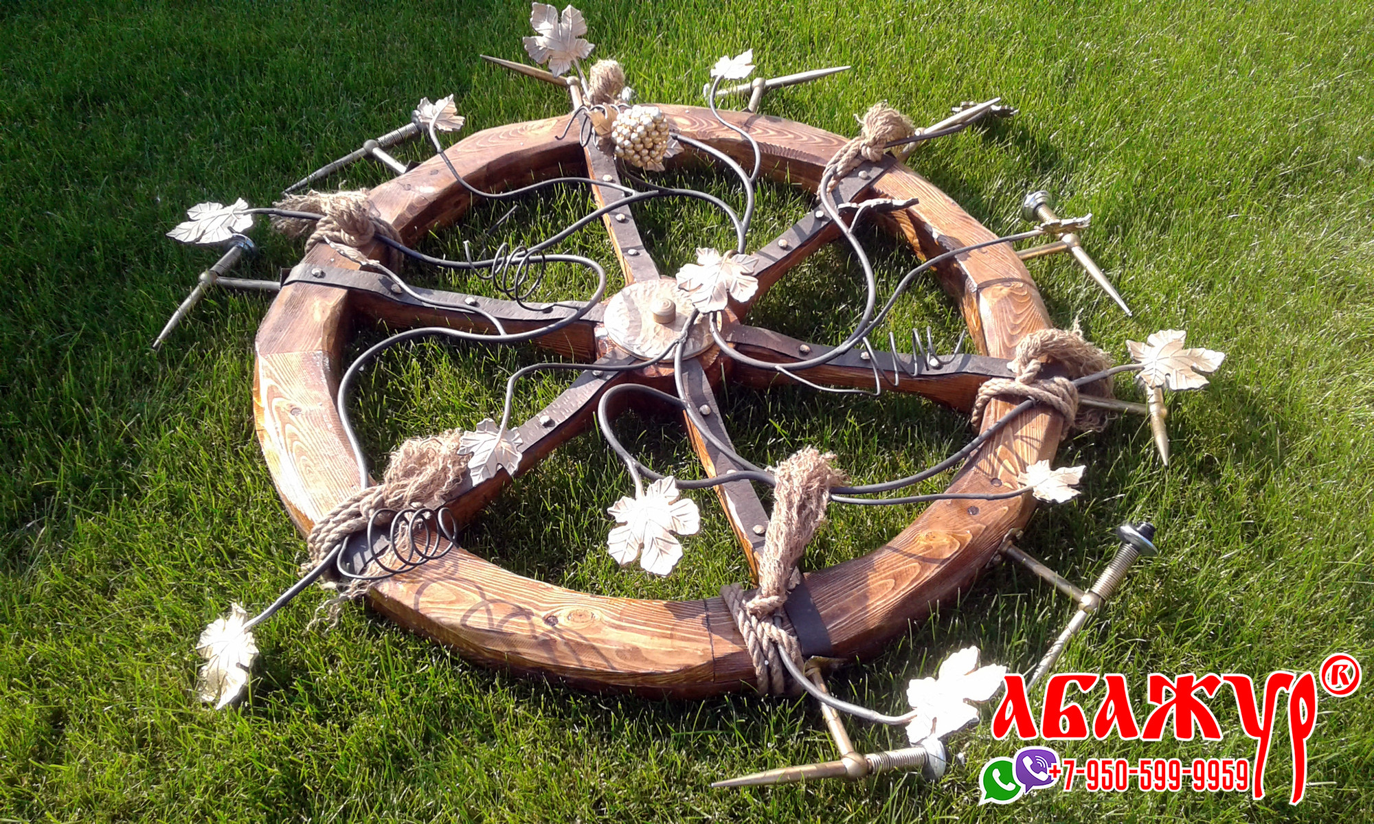Люстра колесо телеги деревянное с ковкой цена фото (3)