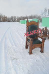 Кресло-трон брашированное мягкое