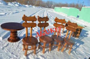 Стол и стулья для кафе в стиле Кантри