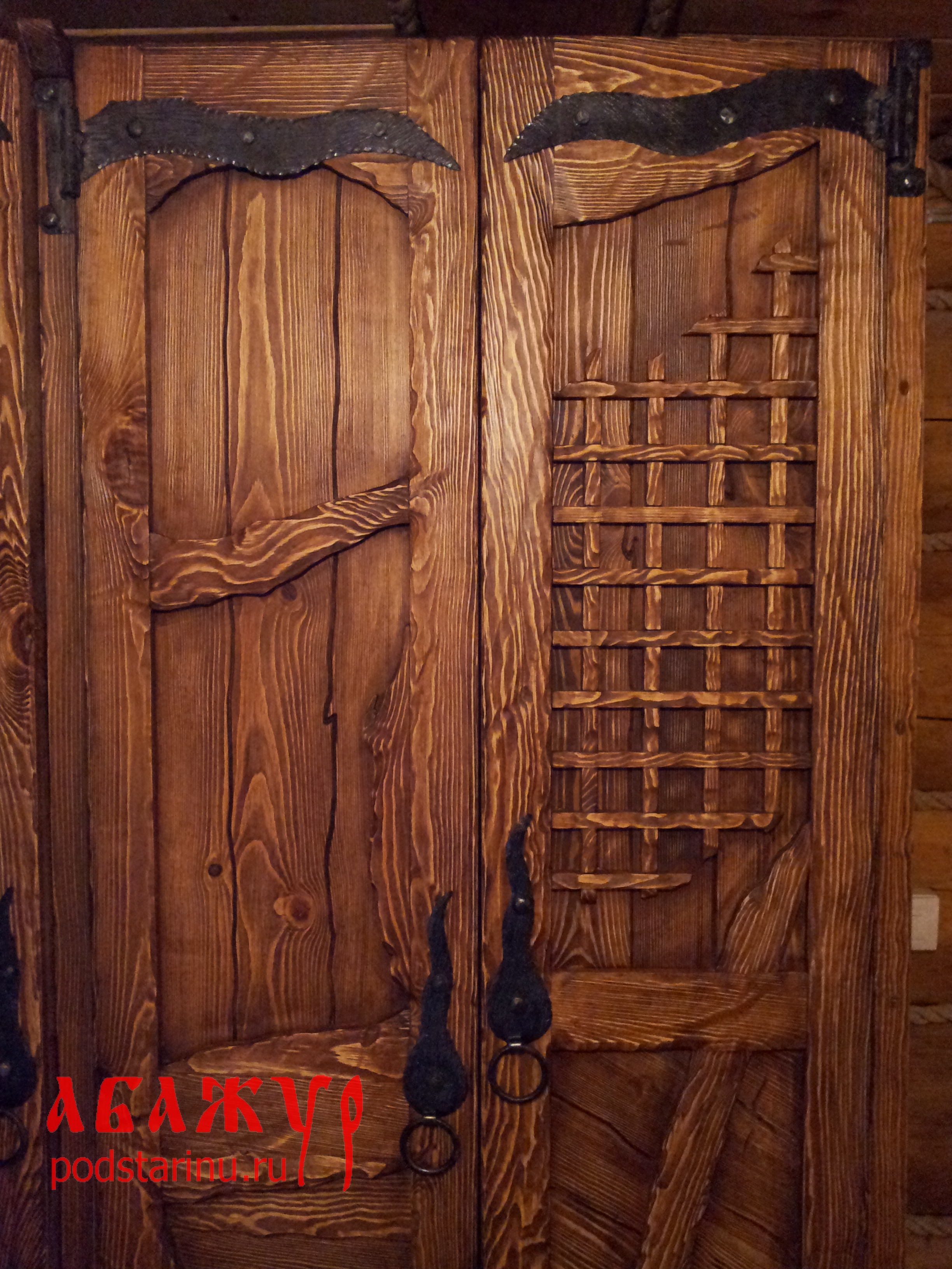Деревянные дверцы для шкафа под старину